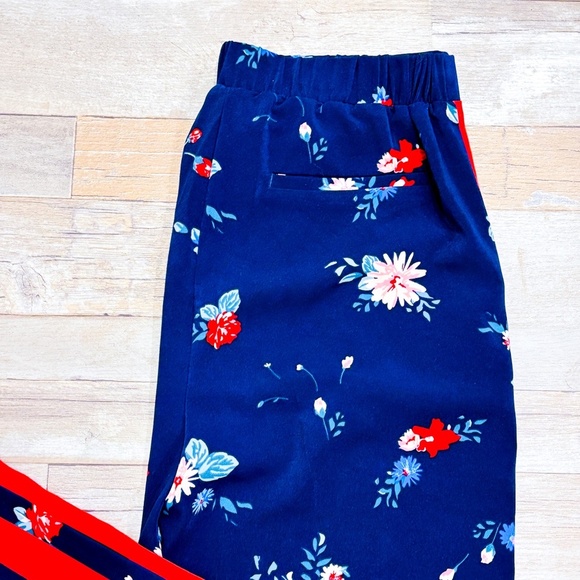 REITMANS Navy floral pants with sides red stripes - Picture 3 of 9